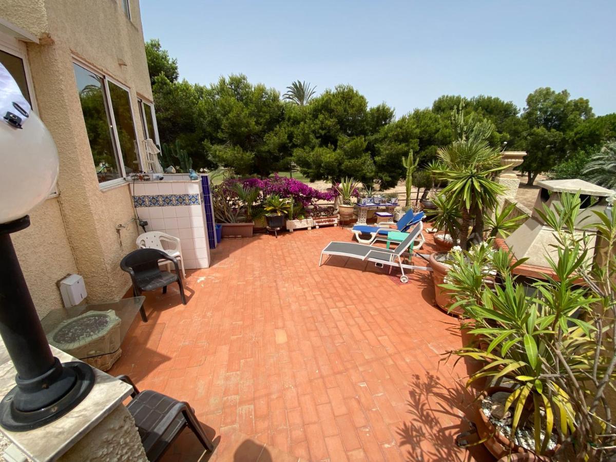 Orihuela Costa 3 Bdr Condo On La Zenia Beach With Patio Bagian luar foto